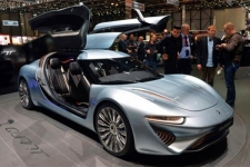 2.8秒破百 电动QUANT e-Sportlimousine