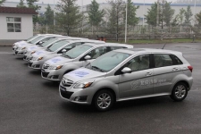 北汽新能源EV200下线 电动汽车累计订单超6千