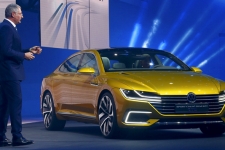 驾驭未来 大众sport coupe concept GTE插电混动概念轿跑亮相