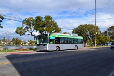 济宁市城际公交首批纯电动公交车正式上线运营
