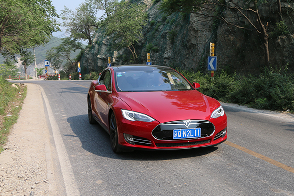 特斯拉Model S选配攻略及北京充电体验