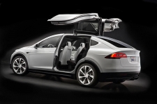 特斯拉 Model X亮相CES 七座SUV版更大更实用！