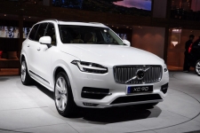 5.9秒破百 全新沃尔沃XC90 T80插电混动版广州车展上市