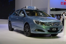 北京第五批新能源汽车备案目录公布 比亚迪e5/荣威E50/Model S入选