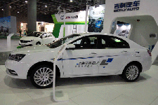 吉利帝豪EV亮相广州新能源汽车展览会 2016年将打开销售市场