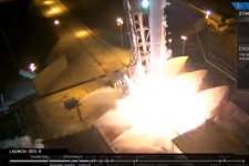 SpaceX 火箭火都点了，却在最后一秒紧急取消