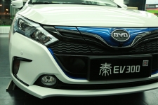 比亚迪秦EV300续航300km 北京3月31日正式上市
