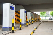 广州拟制定充电桩设置标准 要求核心区每公里有充电桩