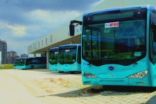 今年已获7419辆新能源客车订单 比亚迪独占近一半深圳纯电公交市场