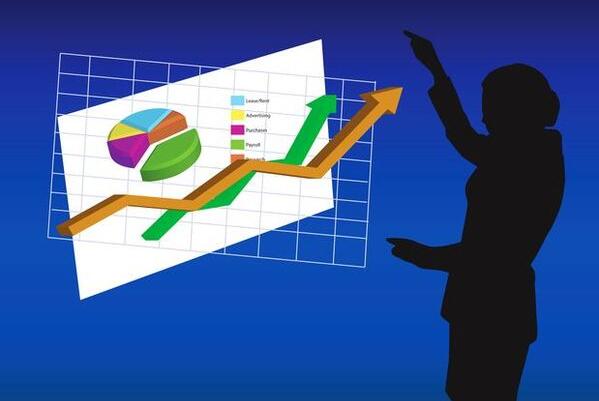 中汽协：10月新能源汽车产量达4.9万辆   同比增幅降至14%