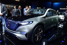 2025年前推出10款新车 戴姆勒怒砸100亿欧搞纯电动车