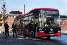 搭载庞巴迪PRIMOVE无线快充技术的公交车在瑞典投入商业使用