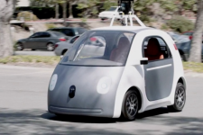 谷歌8年无人车项目遭遇急刹车，或不再自主造车