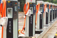 广西大力推广新能源汽车应用 将建充电桩7.6万个