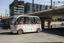 EV晨报 | 廉价燃料电池催化剂面世；北京将推进四大新能源汽车产业园建设；巴黎测试无人驾驶电动巴士