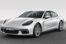  曝Panamera 4 E-Hybrid 配V8发动机/2018年亮相