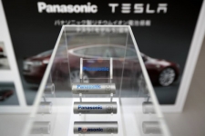 换个角度看特斯拉市值超福特：电池新材料的技术革新