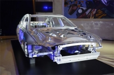 从全铝车身到碳纤维，揭秘汽车轻量化材料应用