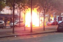 法国博洛雷Bluecar电动车起火爆炸 原因不明