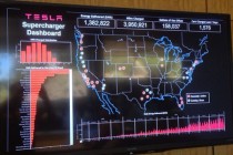 特斯拉总部超级充电站显示屏 实时反馈Model S充电信息