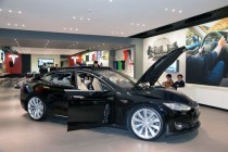特斯拉正式在港销售 新能源汽车概念走强
