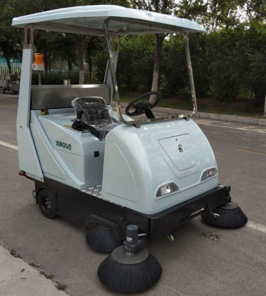 小林清洁XLS-1750驾驶式电动清扫车直销 环卫扫地车厂家