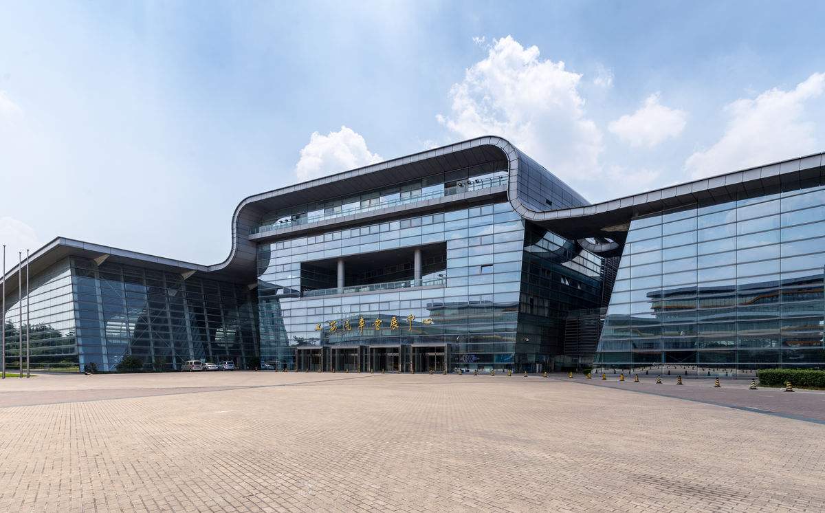 即"2018年长三角科技交易博览会",是由上海市嘉定区人民政府主办,位于